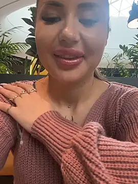 beautydiamond (F young) - Flash tits in public place