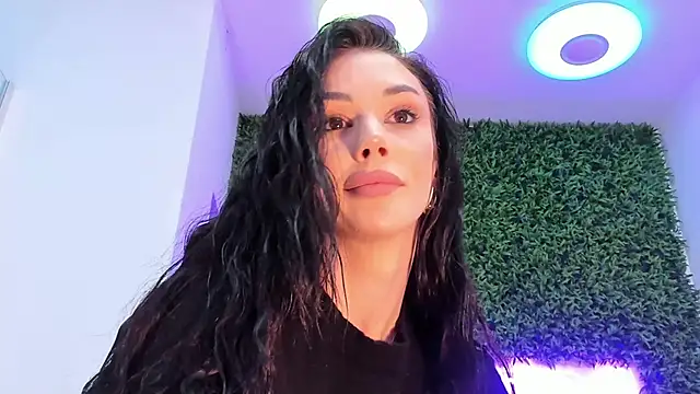 realhotfallingdevil (F young) - make it rain ! squirting @goal