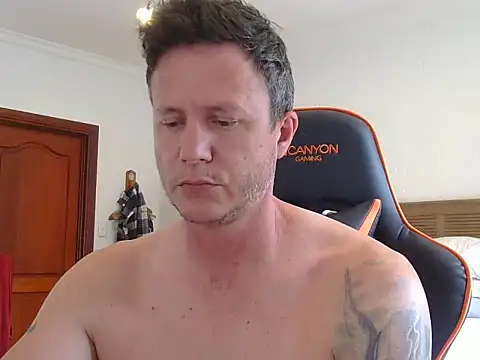 TroyDieselXXX webcam