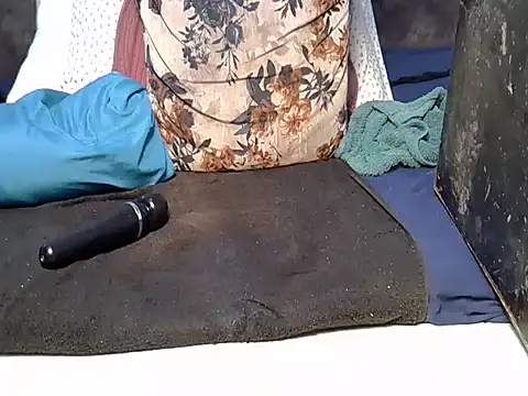 juicy_candy1999 webcam