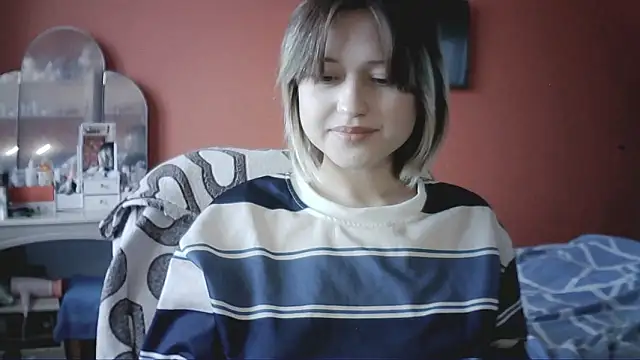 SnowWhiteNika webcam