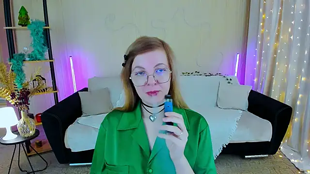 youruniverser (F milf) - Shall we go to the cinema?