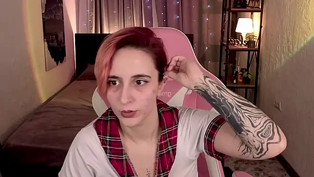 kellyredpeppers - KellyRedPeppers's free webcam - UK Sex Cams