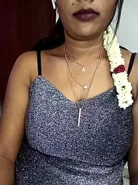 Webcam Model (Tamil_kavinila)  is live.Free join now!