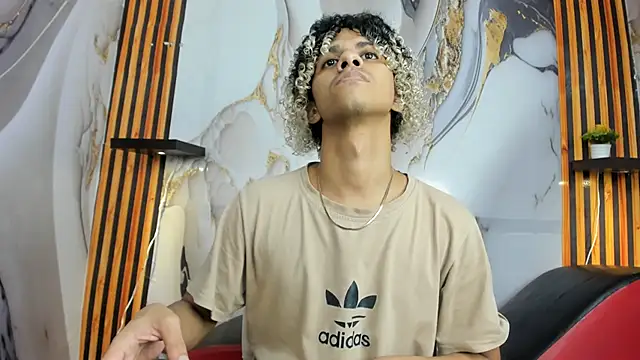 Victor_LatinBoy webcam
