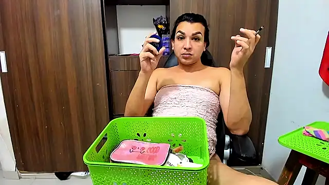 miss_bigcockts webcam