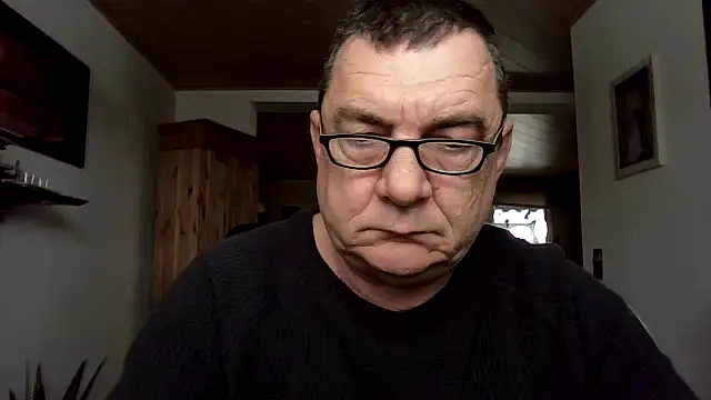 nobbie444 (M mature) - Dildo up the ass