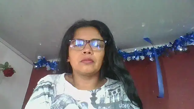 dianaochoa_ (F milf) - flash ass in doggy style 🍑🔥