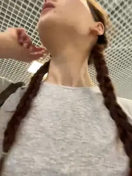 lillukatten (F young) - 🍓show pussy in public🍓