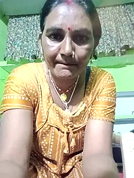 Webcam Model (YOURFIVAA)  is live.Free join now!