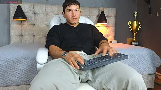 Horny_nick18 webcam
