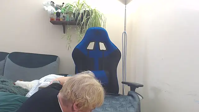 Webcam Model (Diablica41)  is live.Free join now!