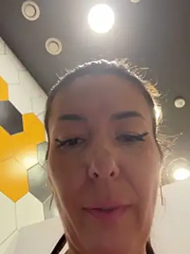 Webcam Model (eveangelll)  is live.Free join now!