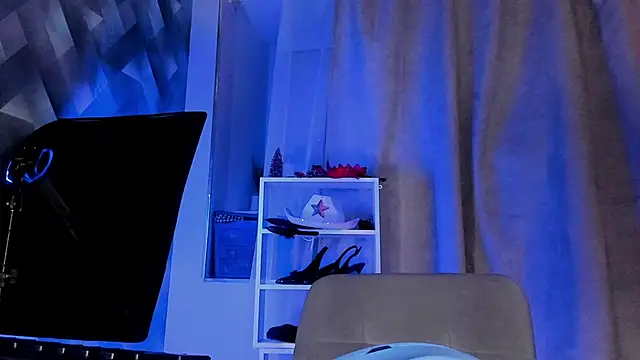 Sahara_Shields webcam