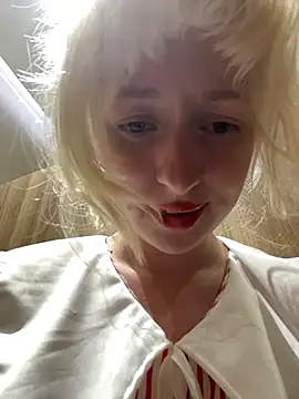 ronniekiss (F young) - play nipples