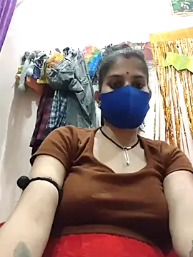 Webcam Model (Maahi-Queen)  is live.Free join now!