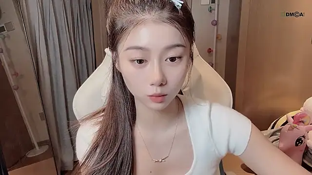 Makinghappymyself_ webcam