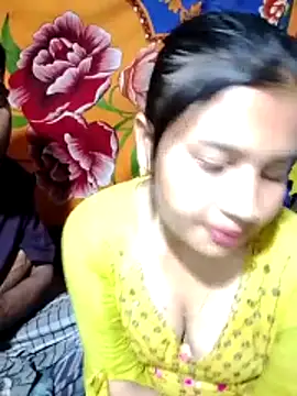 Hotcouple1100 webcam