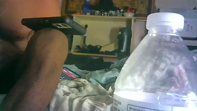 ON3YOULLN3VER_FIR3 webcam