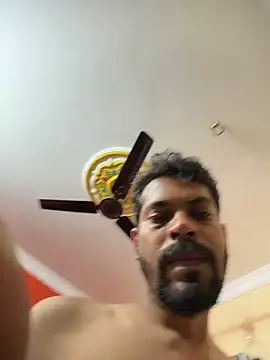 Stoner-boii-Cloudy-arhan webcam