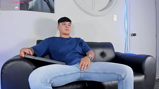 Cristopher_strong webcam