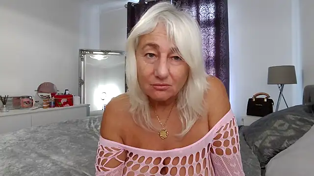 TanyaTaylor45 webcam