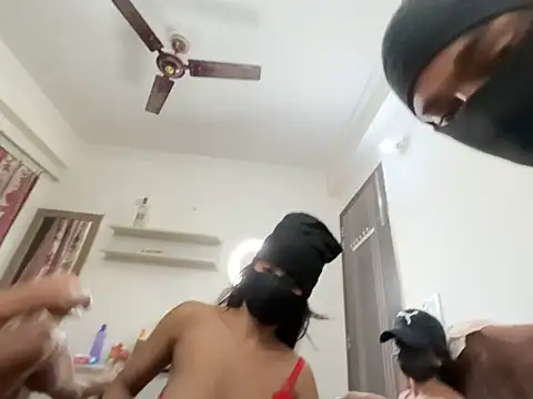 avnikaur Live Webcam on Stripchat