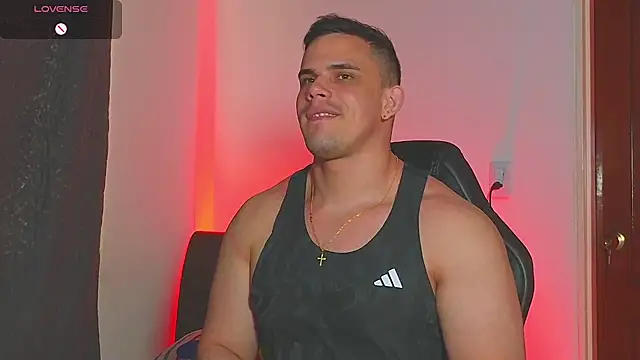 regansmiths (M young) - CUM SHOW IN BIG CHEST