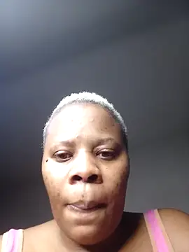 Webcam Model (Emmylove-xr25)  is live.Free join now!