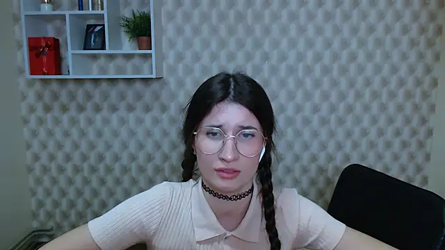 MaryEm976 webcam
