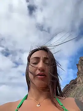 Ninabigtitied webcam