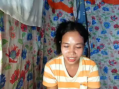PinaySkinnyGirl webcam