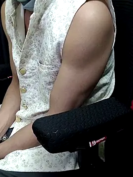 chocolate_alone (Ask my age) - Lick finger with chocolate cream  😋