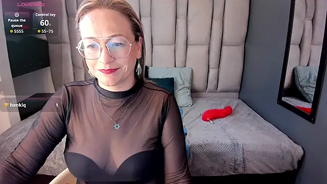Charlot_milf webcam