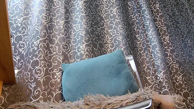 anyarose (F young) - Dildo play