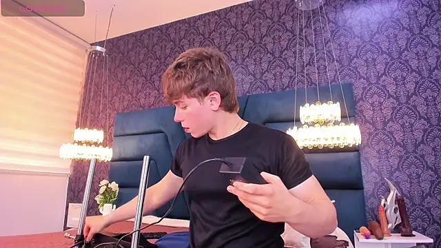 taylerwhite (M twink) - take contro for 3