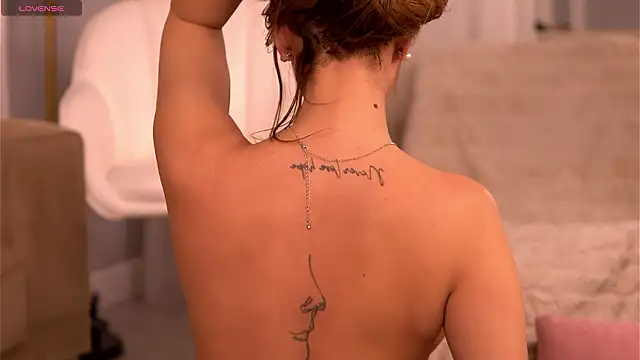 zairalure (F milf) - Get me going- play with my kitty