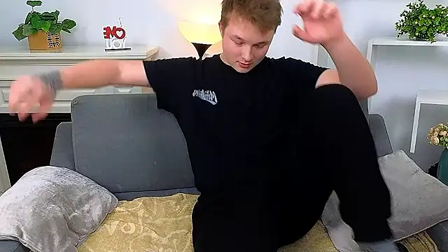 _olli__stiw_ (G teen) - Suck dildo