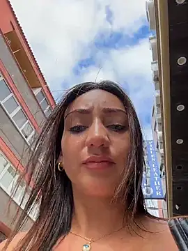 Ninabigtitied webcam