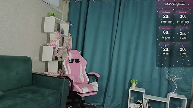 _lucystars_ (F teen) - show u boobies