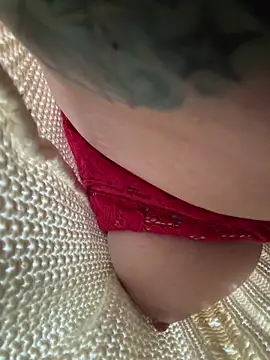 Webcam Model (eveangelll)  is live.Free join now!