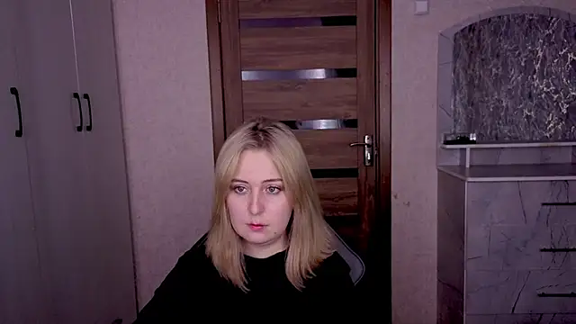 Kristy-Max webcam