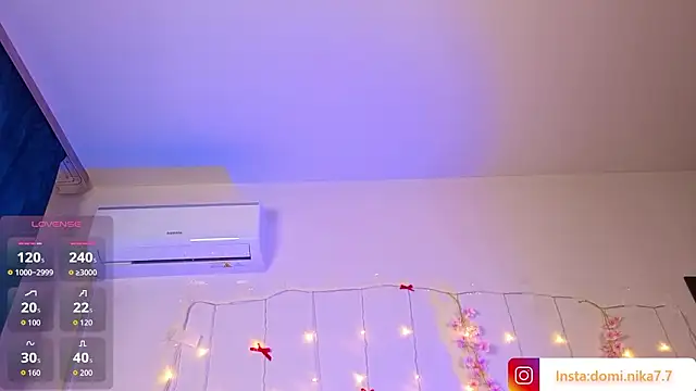 BiggieBoobies webcam