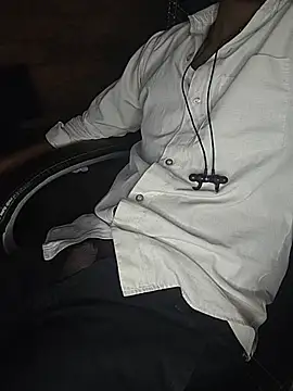 ravi_2321 (Ask my age) - Share Free Fire Id