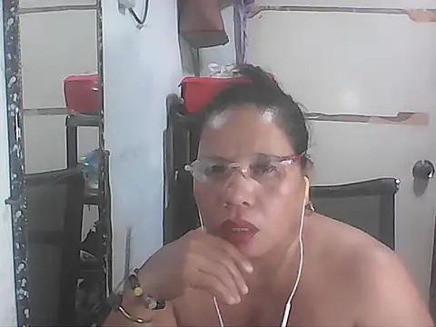 hotwet_mama4uxx webcam