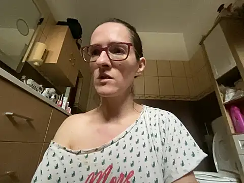 ___horny_mountain_girl_ webcam