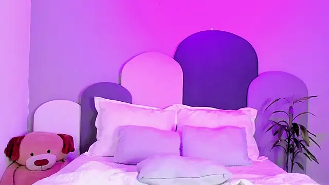 SophieGomez22 webcam