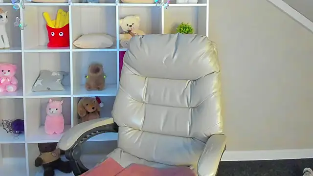 ElizabethHarpper webcam