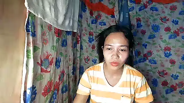 pinayskinnygirl (F young) - pussy,dance and boobs,squirt