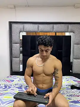 mr_muscle (M young) - NAKED WITH A HARD COCK